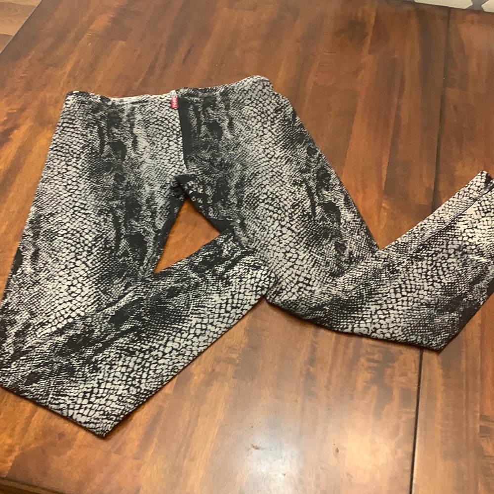 Like New Hard Tail size small snake leggings